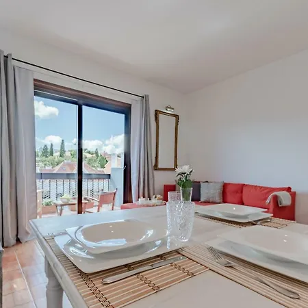 Sunny & Cozy Top Floor Апартаменты Эшторил