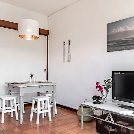 Апартаменты Sunny & Cozy Top Floor *