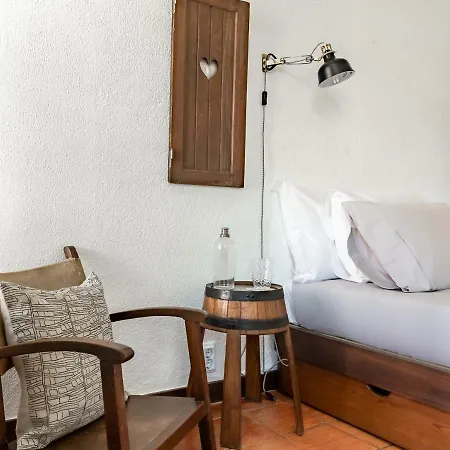 Sunny & Cozy Top Floor *